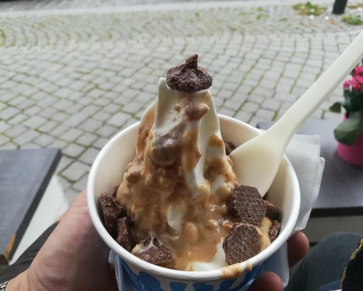 Frohlich FrozenYogurt Kaffee & Mehr