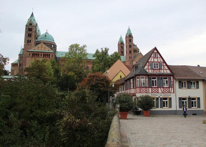 Gasthaus zum Halbmond